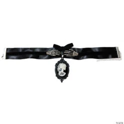 Cameo Hand Velvet Choker